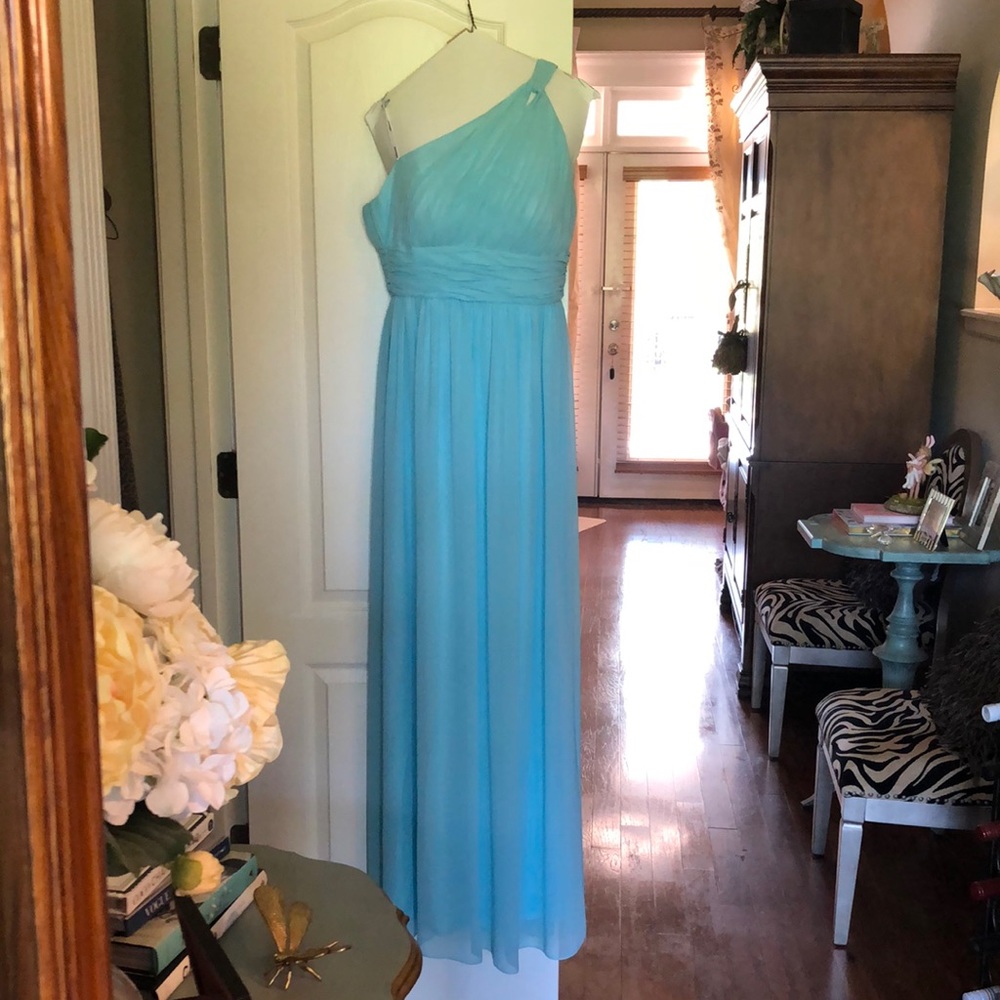 Grecian style evening dress. Bridesmaid dress.